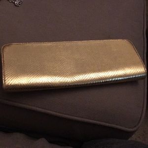 Arden b fun clutch